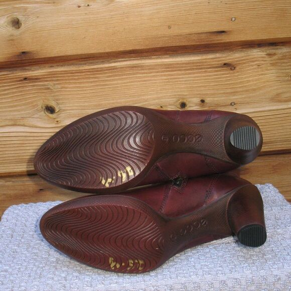 NWOB Ecco Sculptured Ankle Boots - Picture 9 of 13